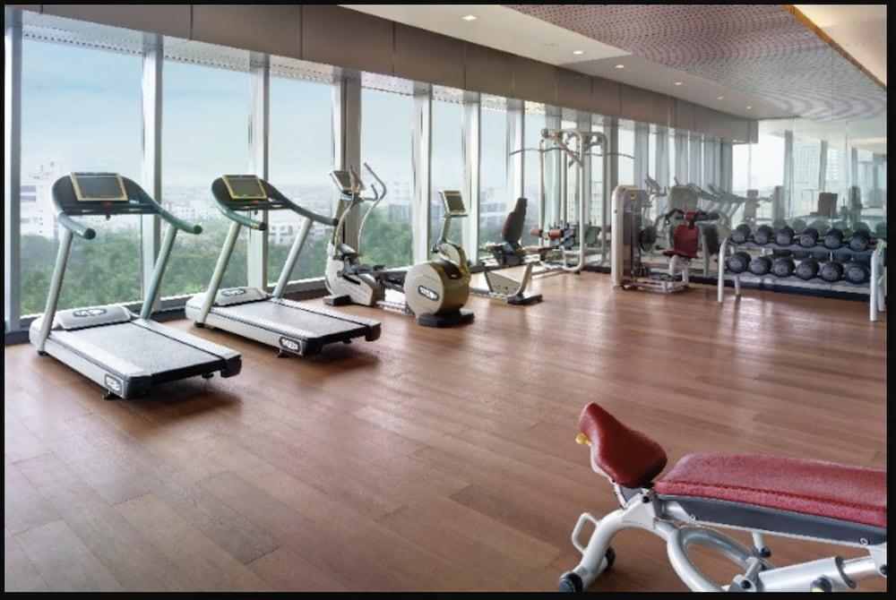 Vivanta Kolkata Em Bypass Dış mekan fotoğraf The gym at the 39th floor